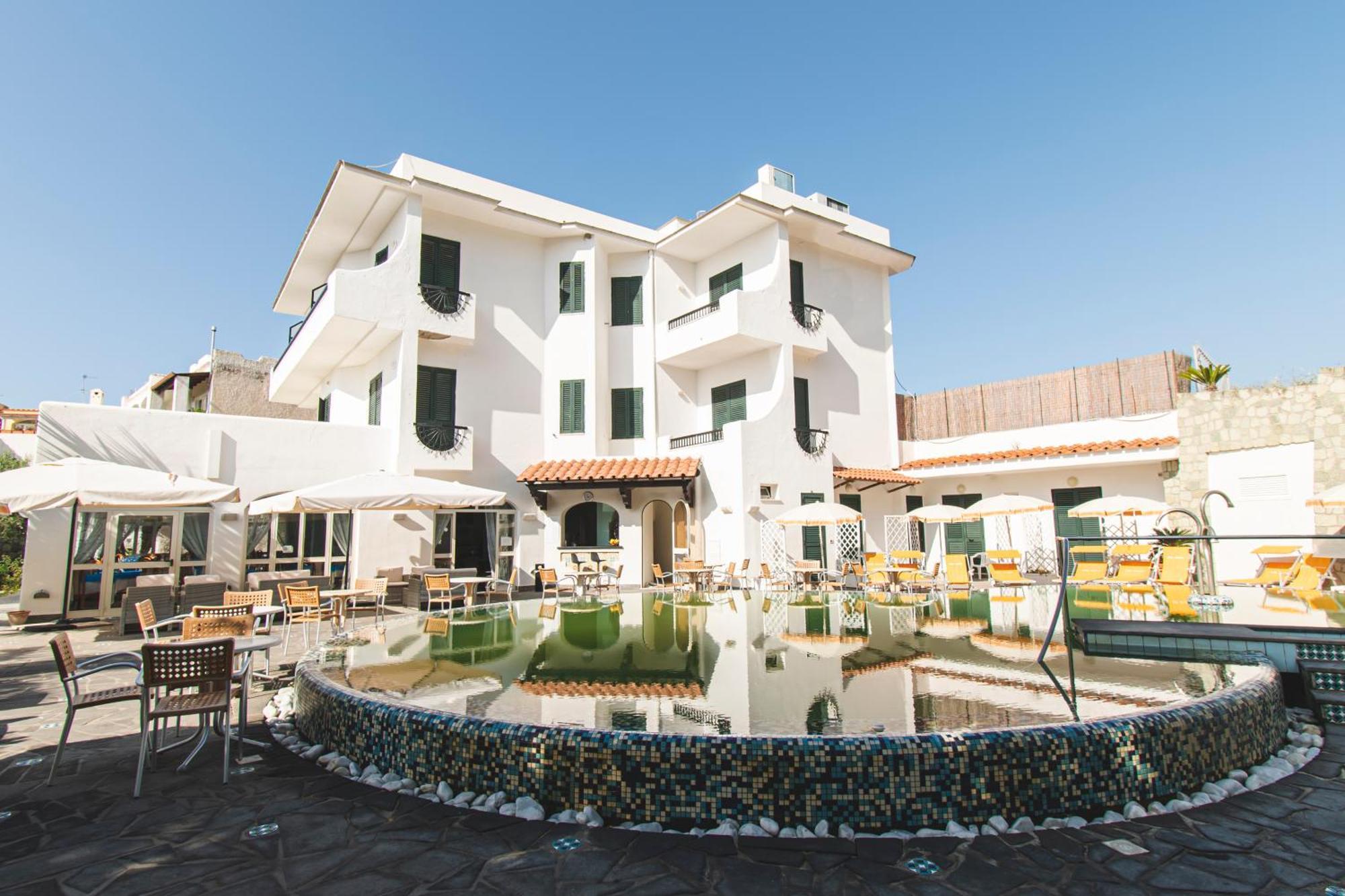 Victoria Park Resort Ischia Bagian luar foto