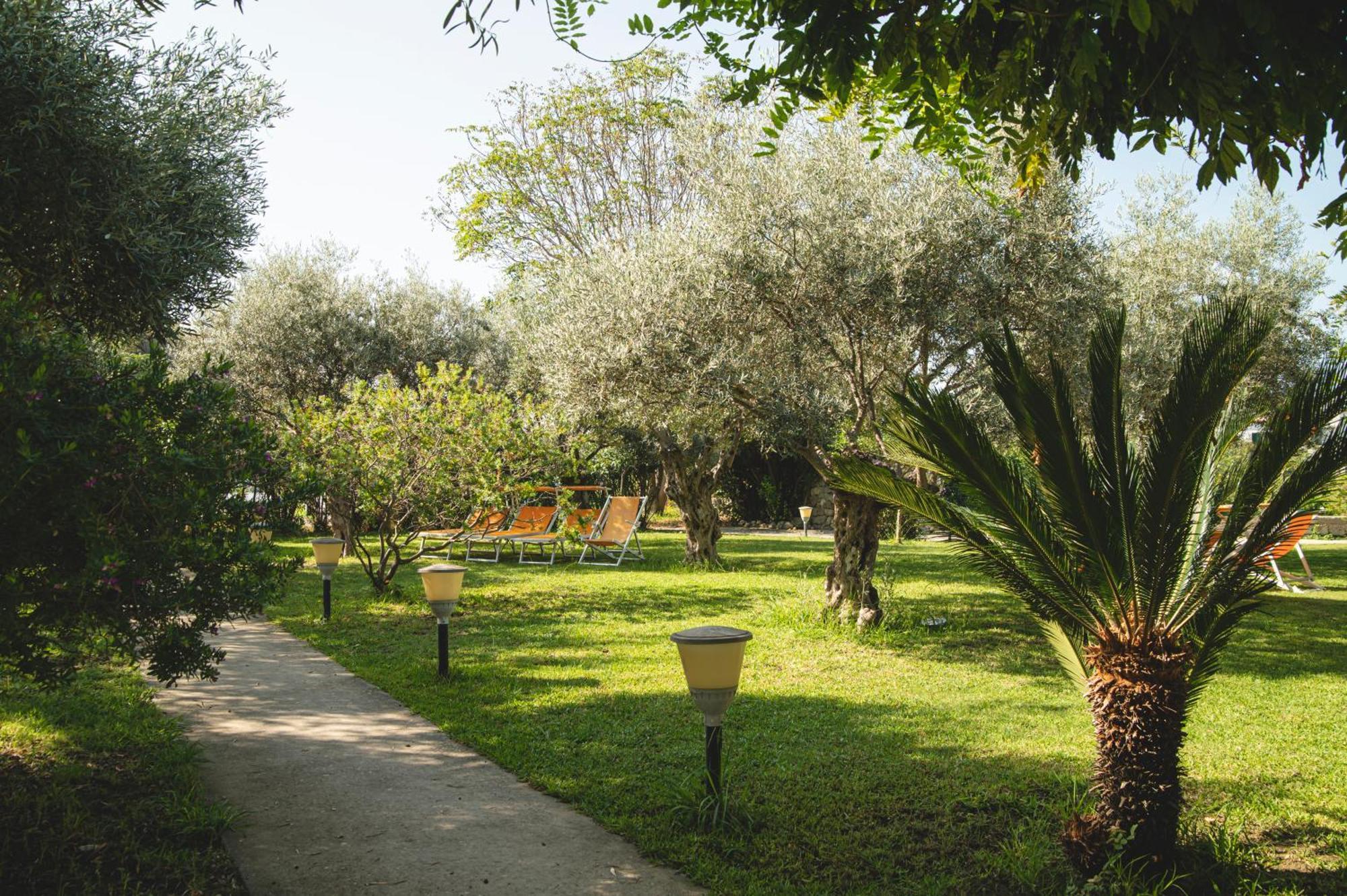 Victoria Park Resort Ischia Bagian luar foto