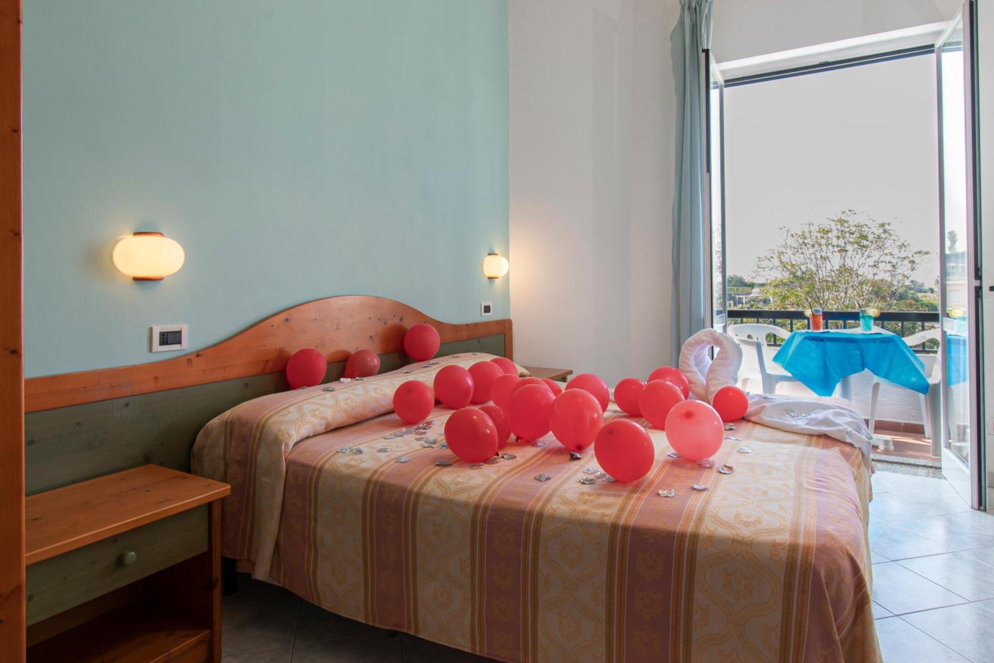 Victoria Park Resort Ischia Bagian luar foto