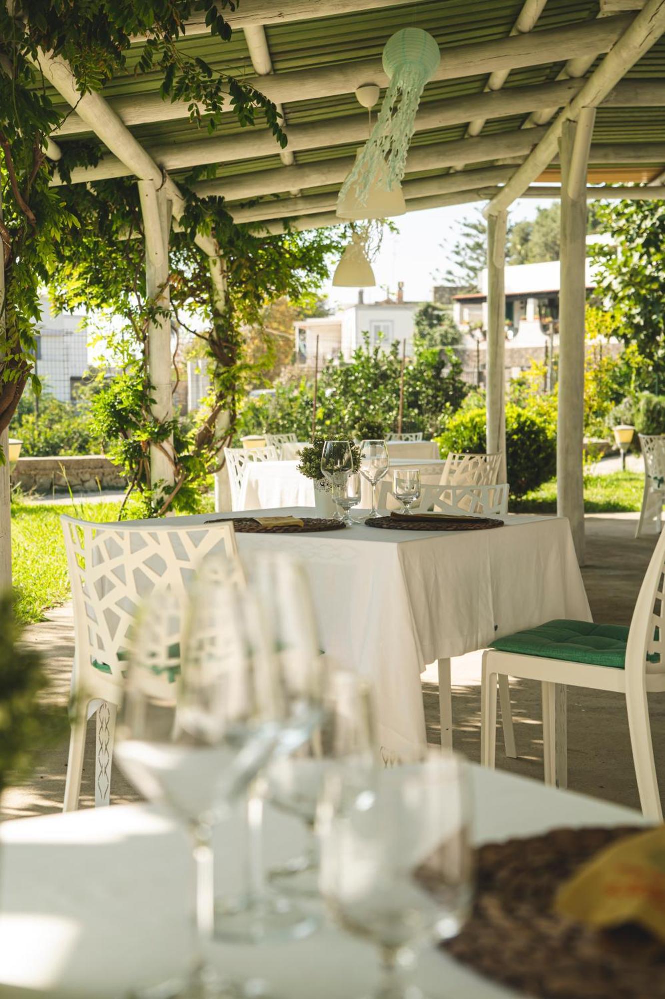 Victoria Park Resort Ischia Bagian luar foto