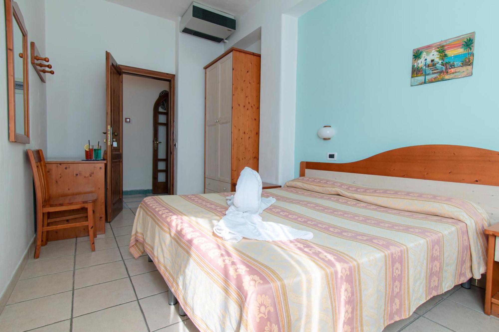 Victoria Park Resort Ischia Bagian luar foto