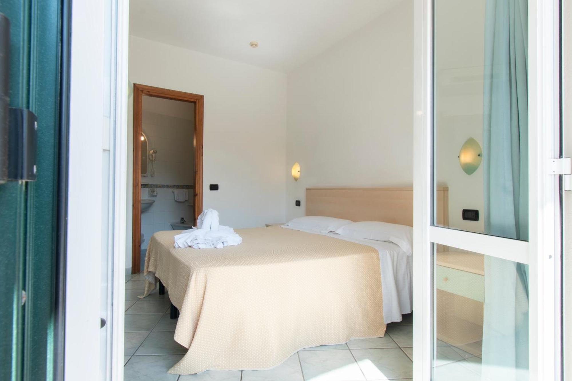 Victoria Park Resort Ischia Bagian luar foto