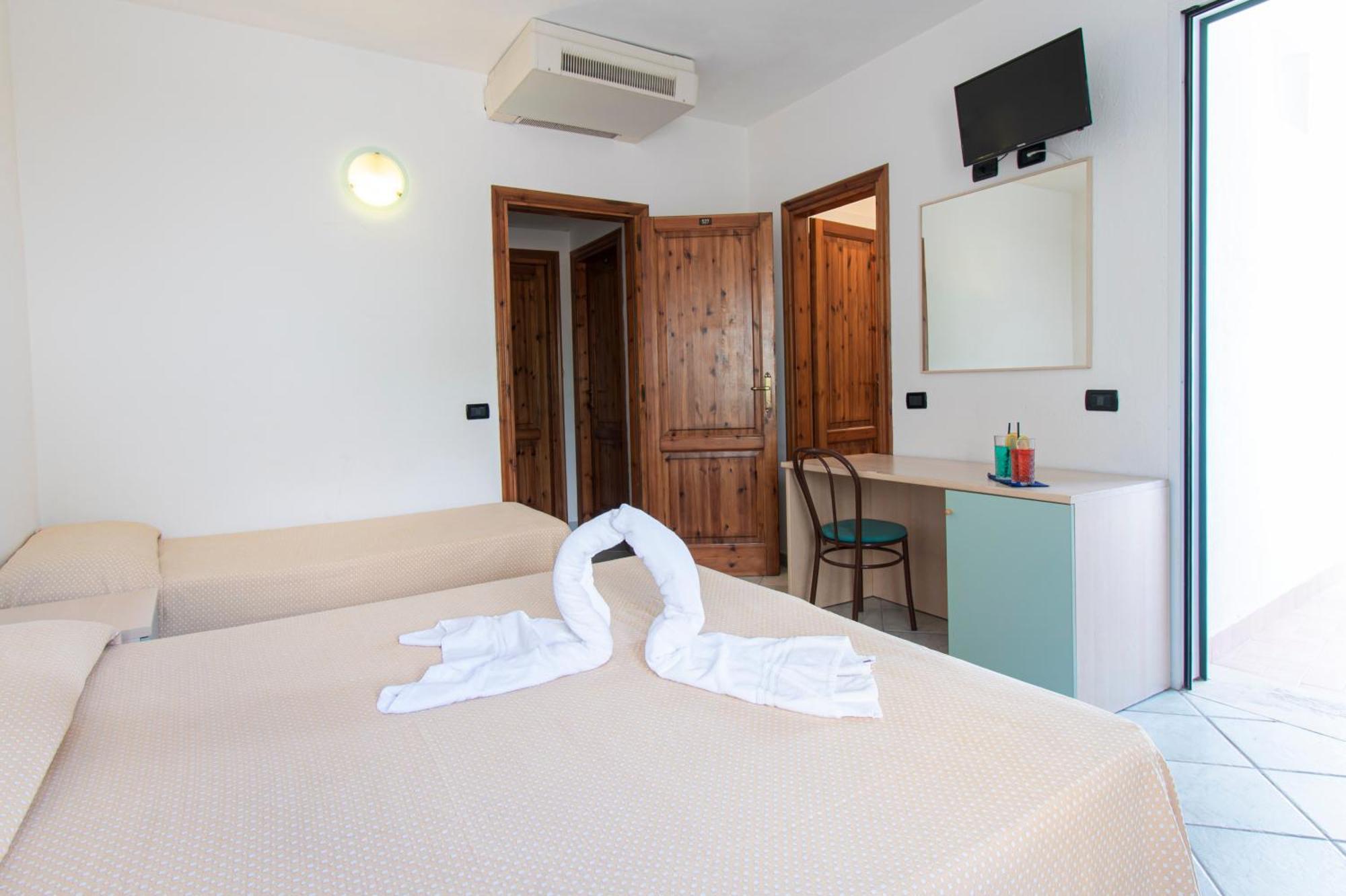 Victoria Park Resort Ischia Bagian luar foto