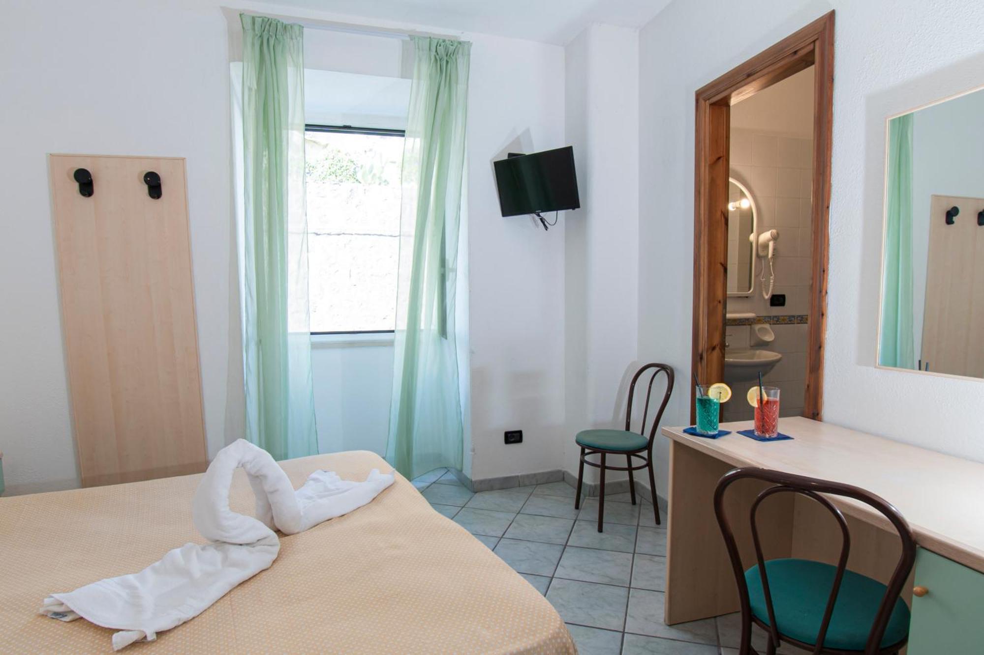Victoria Park Resort Ischia Bagian luar foto