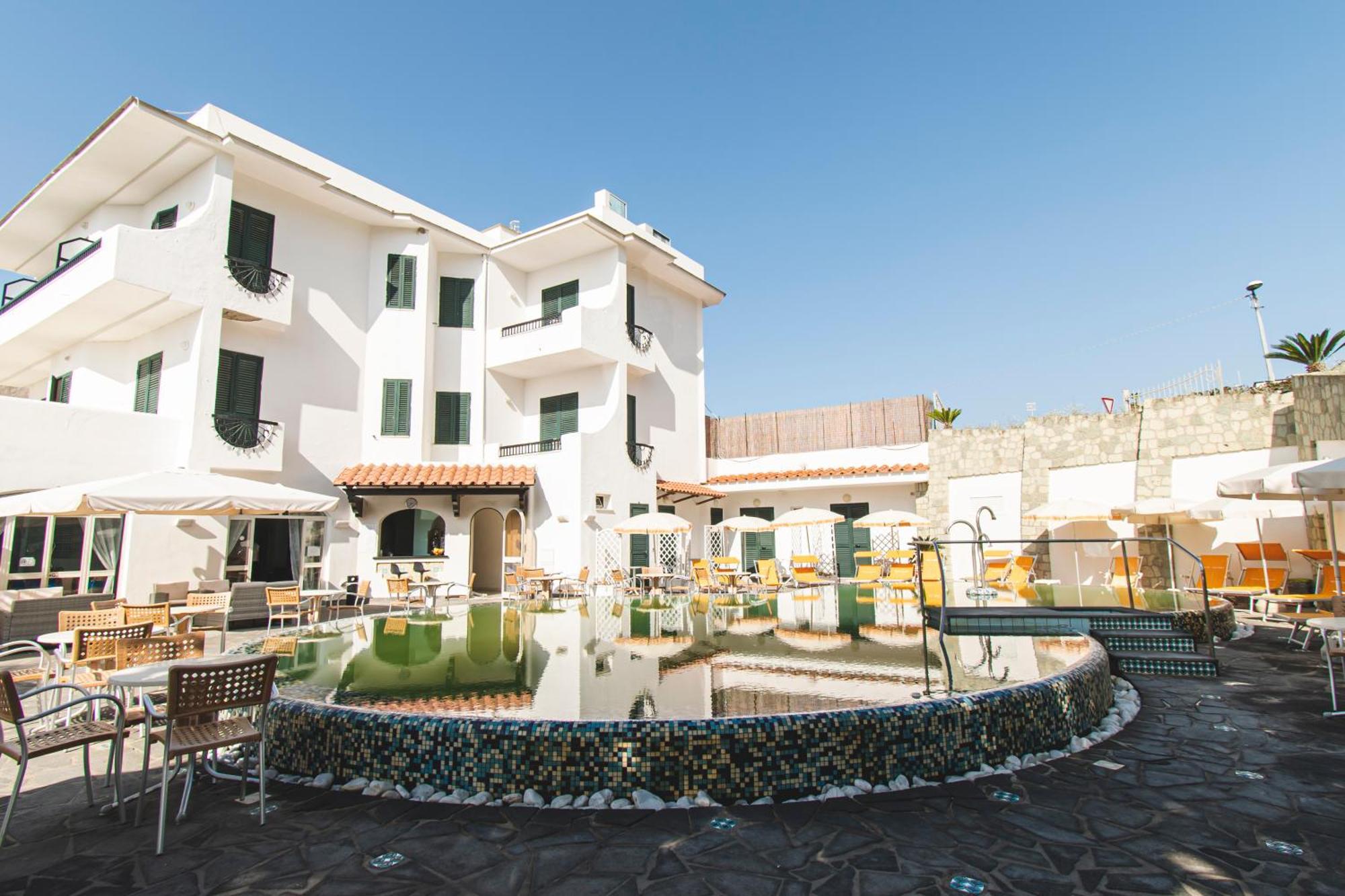 Victoria Park Resort Ischia Bagian luar foto