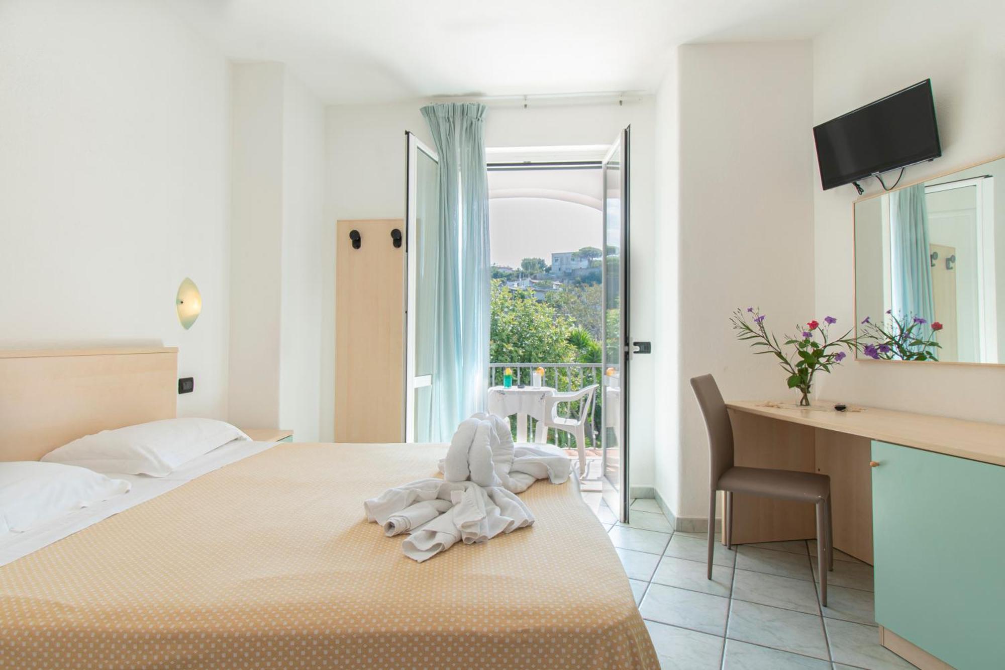 Victoria Park Resort Ischia Bagian luar foto