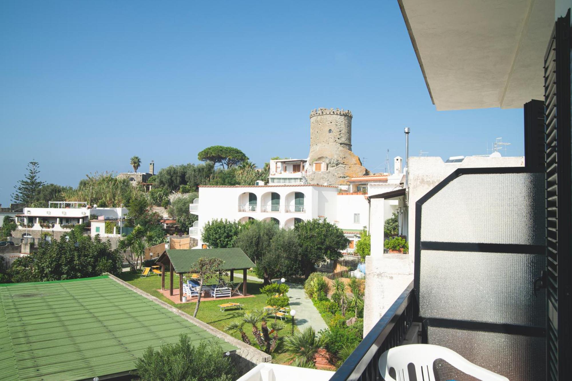 Victoria Park Resort Ischia Bagian luar foto