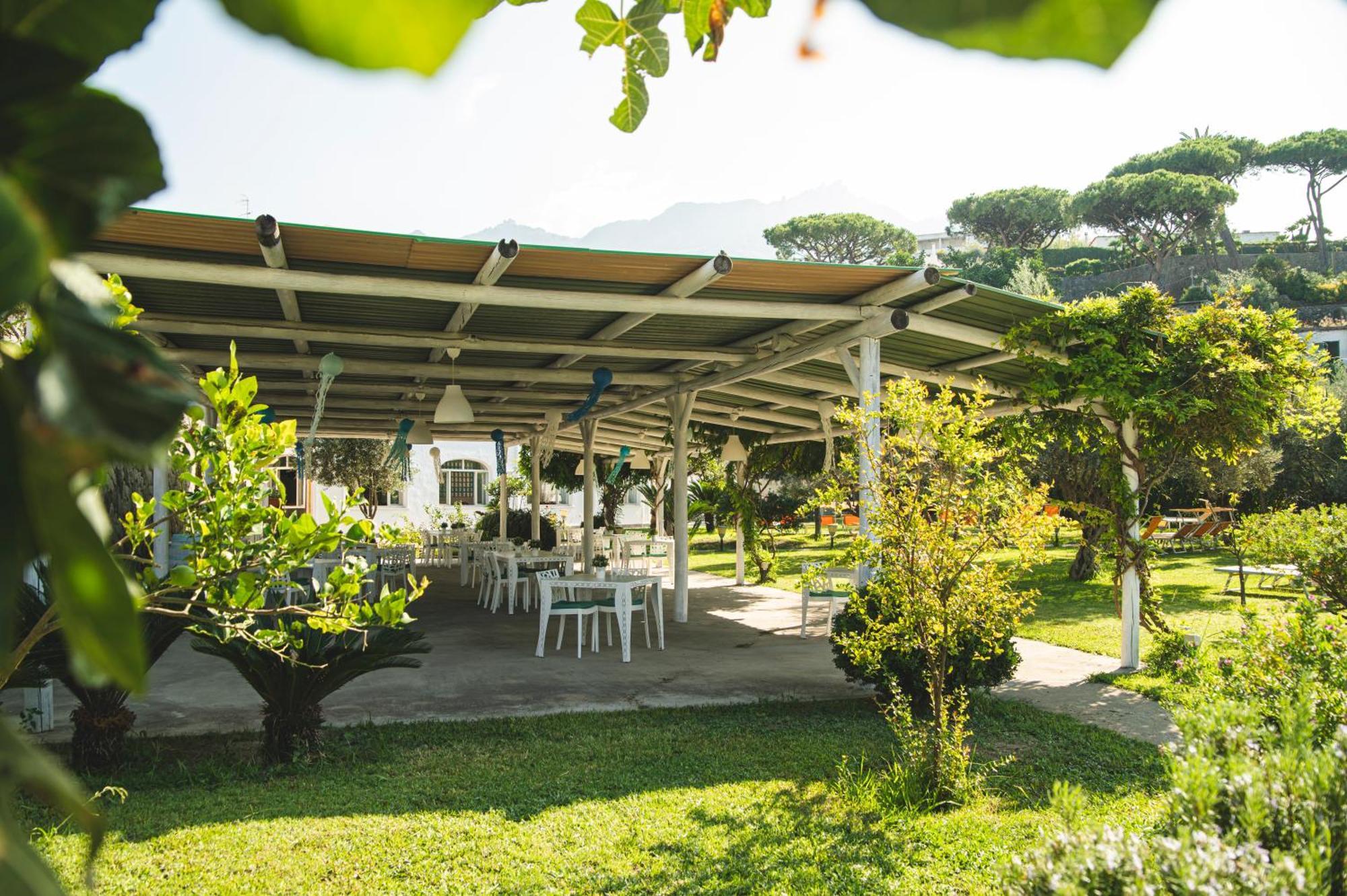 Victoria Park Resort Ischia Bagian luar foto