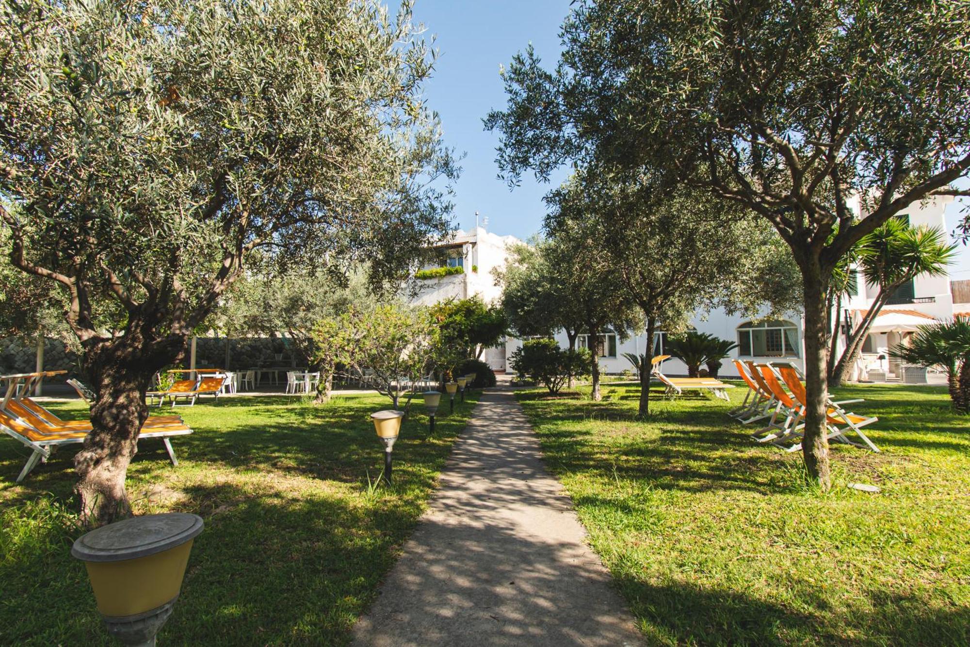 Victoria Park Resort Ischia Bagian luar foto